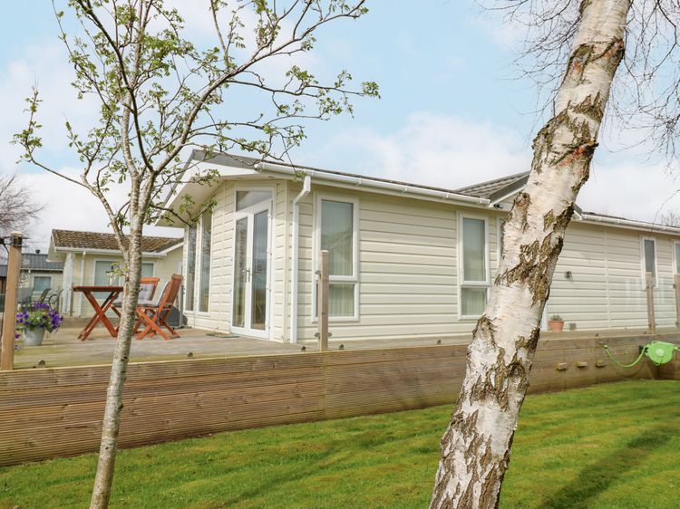 Plot 32, listing photograph 2