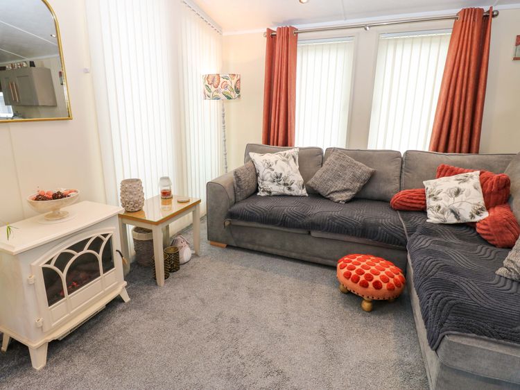 Plot 32, listing photograph 8