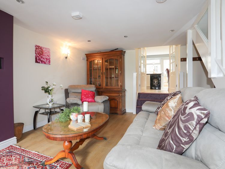 43 Hyfrydle Road, listing photograph 7
