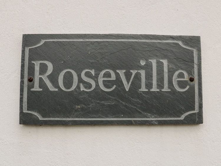 Roseville, listing photograph 4