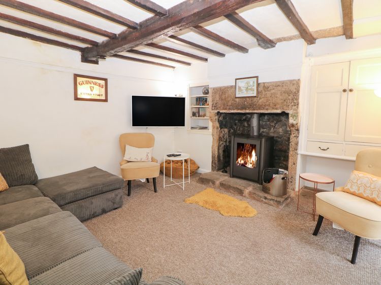 Roseville, listing photograph 6