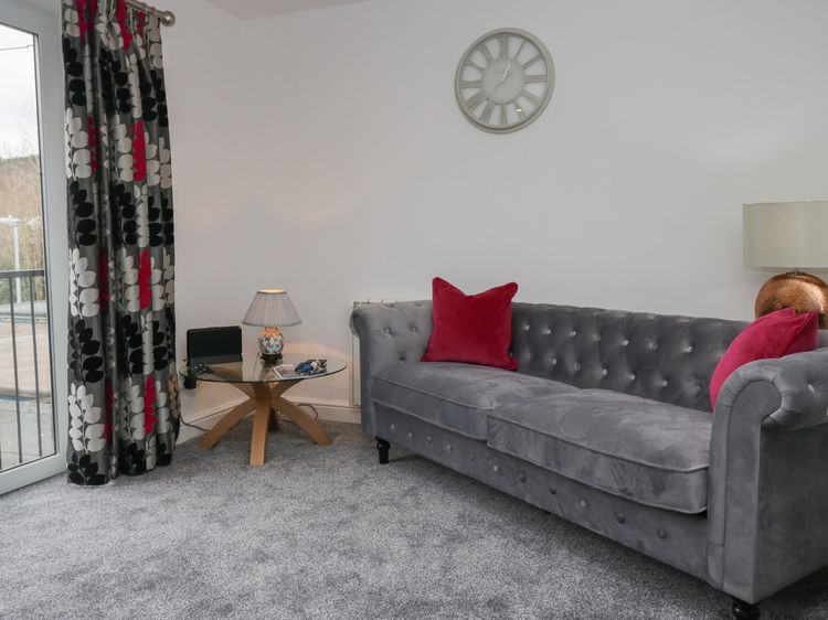 Yewdale View Apartment, listing photograph 3