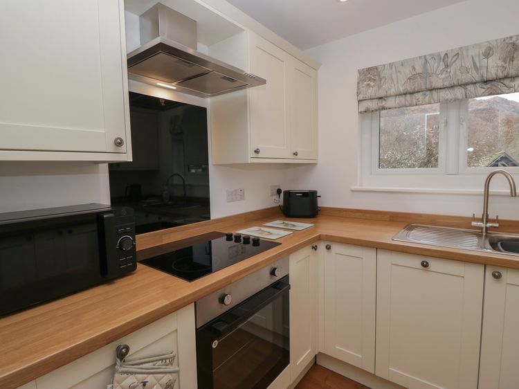 Yewdale View Apartment, listing photograph 10