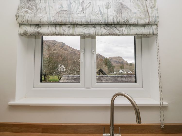 Yewdale View Apartment, listing photograph 12