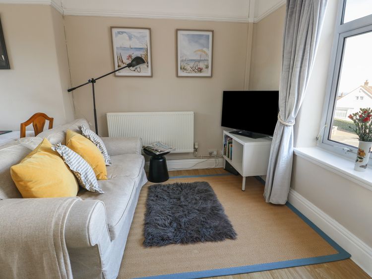 Rhos Retreat No. 7, listing photograph 2