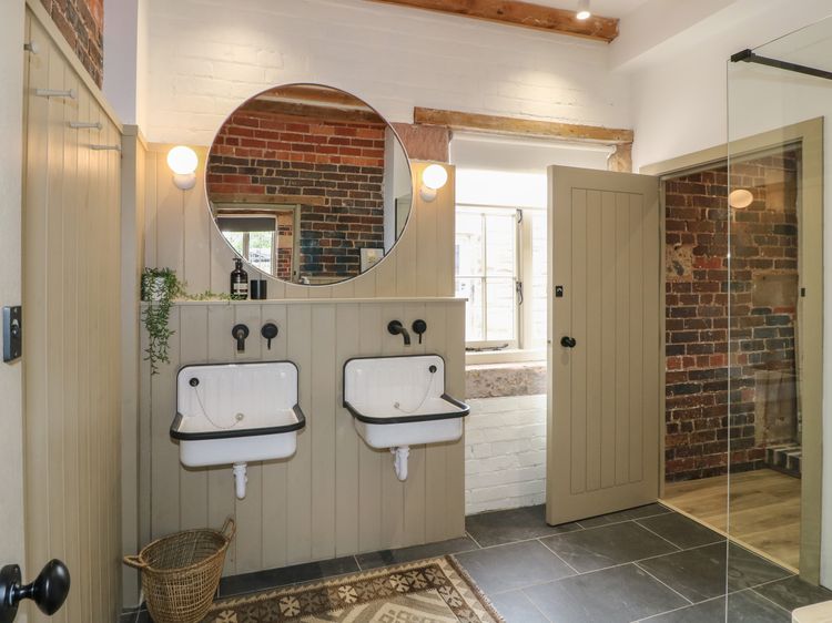 Hazel Cottage - Fold Yards, listing photograph 12