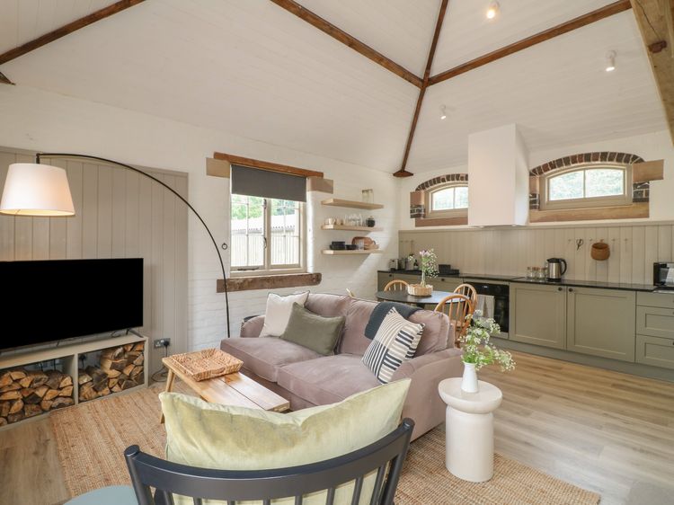 Ash Cottage - Fold Yards, listing photograph 4