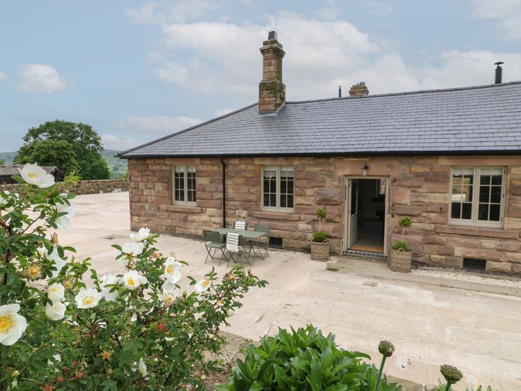 Oak Cottage - Fold Yards, listing photograph 3