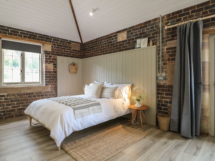 Oak Cottage - Fold Yards, listing photograph 8