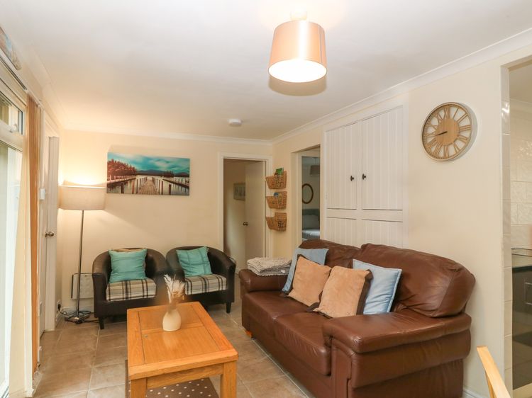 245 Riverside Lodge, listing photograph 2