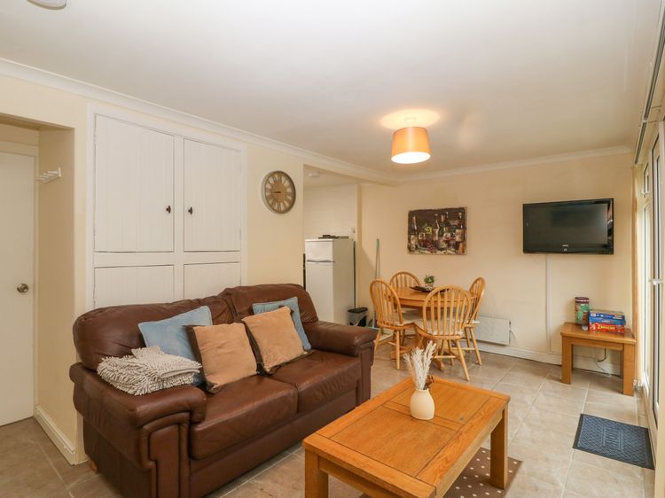 245 Riverside Lodge, listing photograph 6
