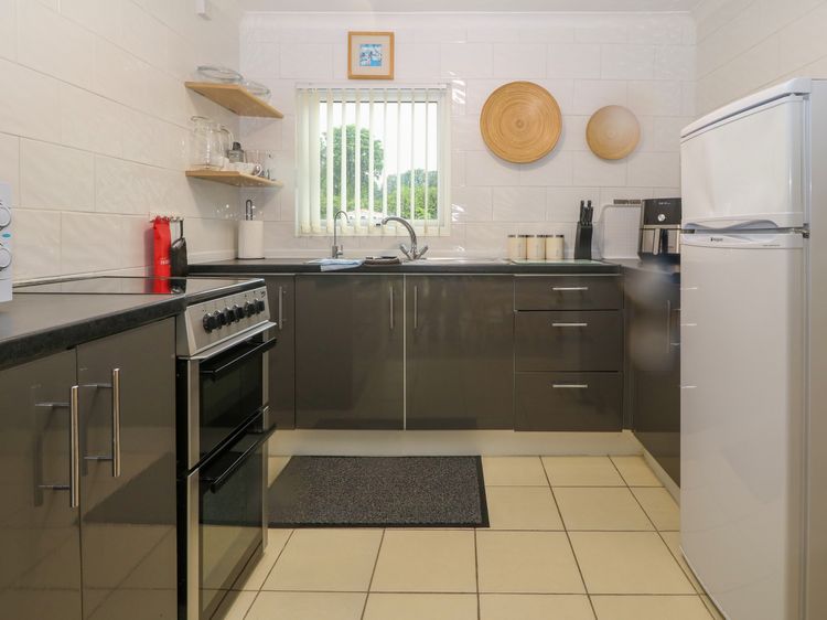 245 Riverside Lodge, listing photograph 7