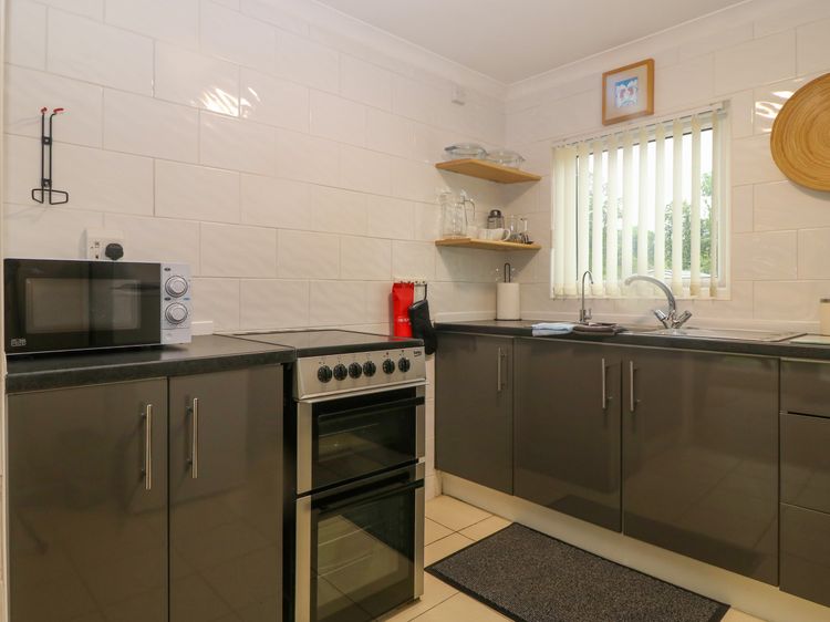 245 Riverside Lodge, listing photograph 8