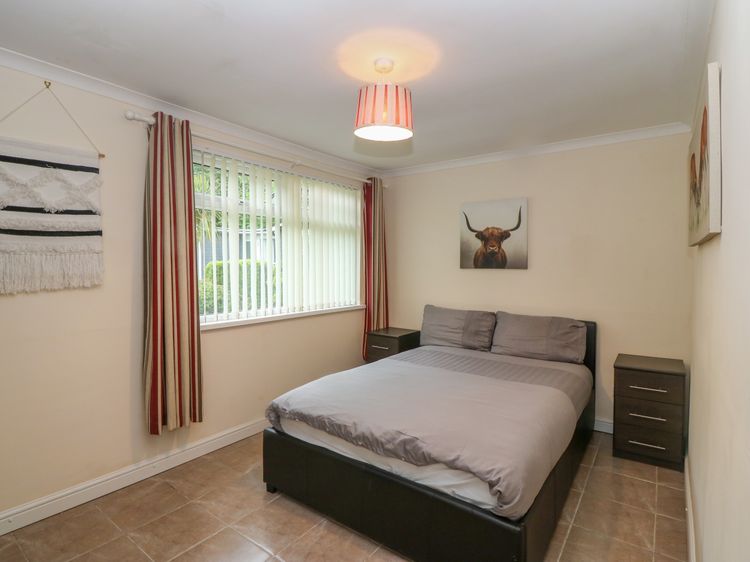 245 Riverside Lodge, listing photograph 10