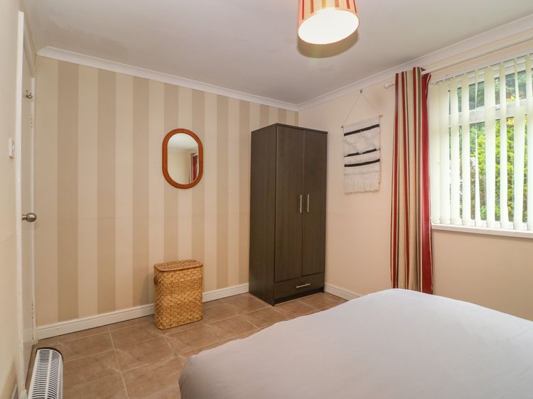 245 Riverside Lodge, listing photograph 11