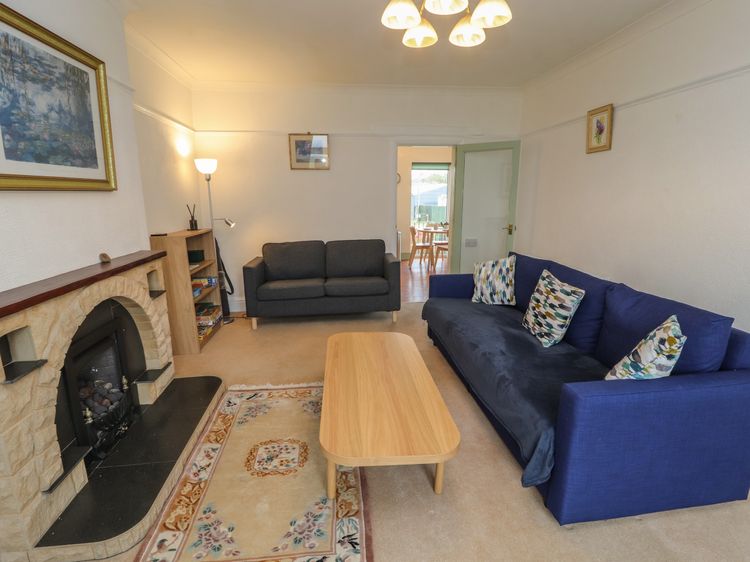 Burnbank, listing photograph 6