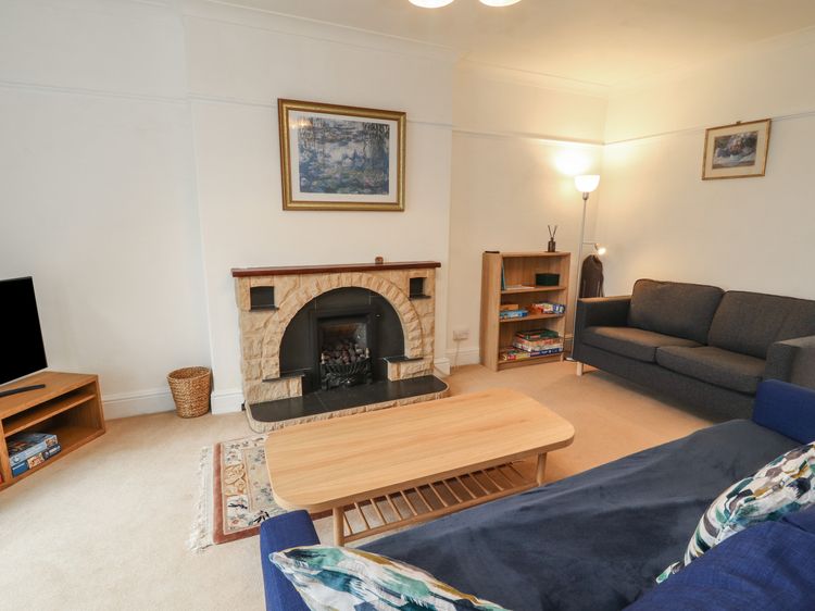 Burnbank, listing photograph 7
