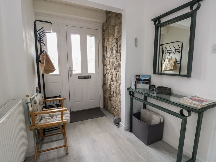 Benllech Bay Cottage, listing photograph 11