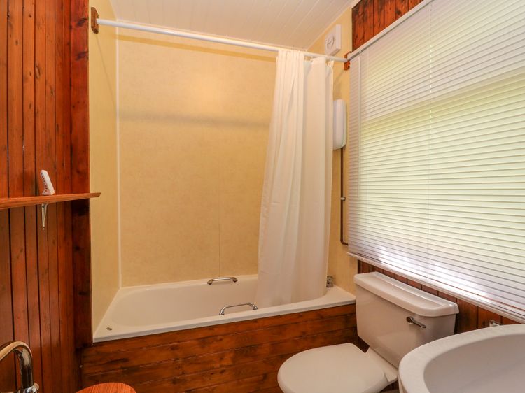 Lodge 2 - "Rowan", listing photograph 11