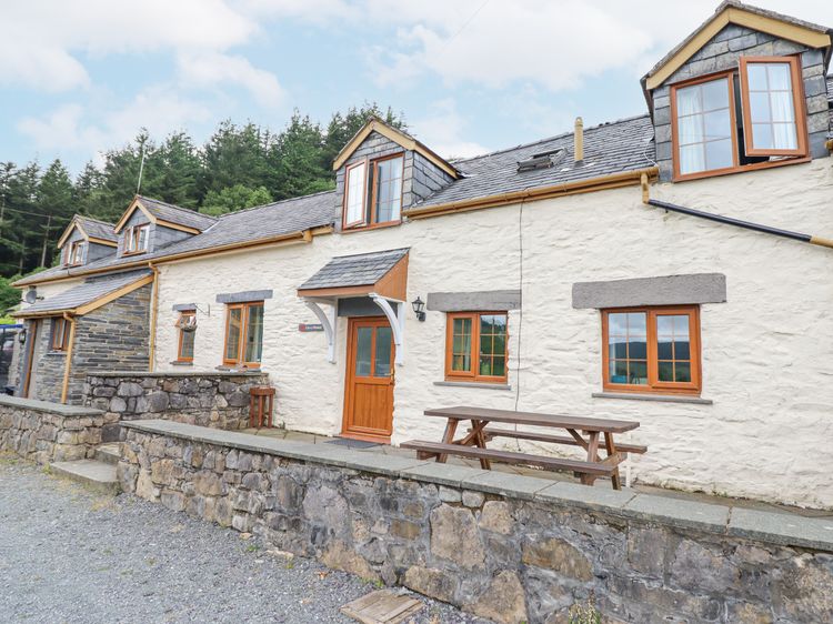 Llys-y-Wennol, listing photograph 2