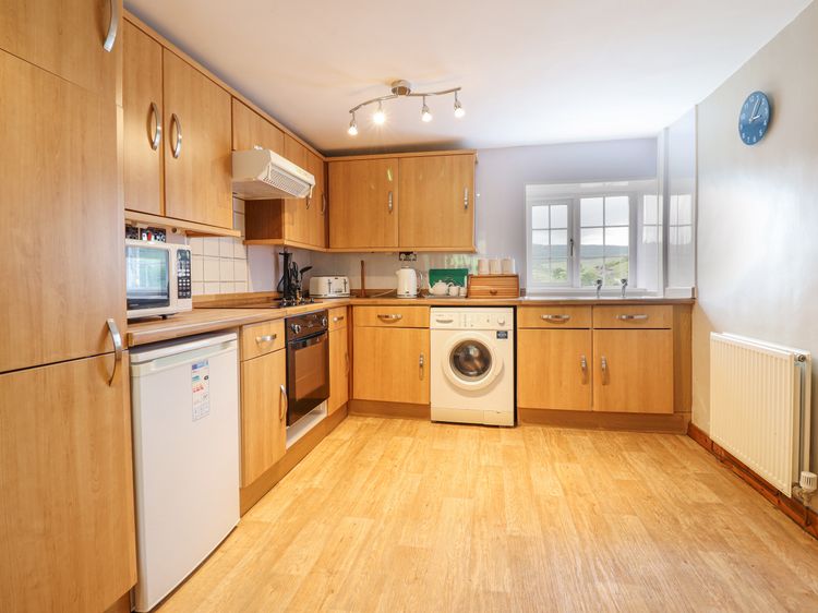 Llys-y-Wennol, listing photograph 10