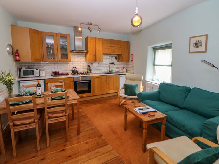 Lyndale Cottage, listing photograph 2