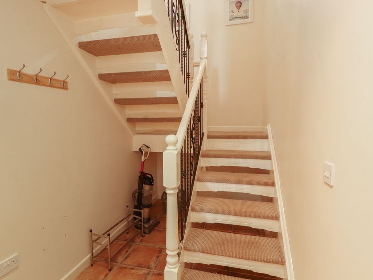 Valley View, listing photograph 10