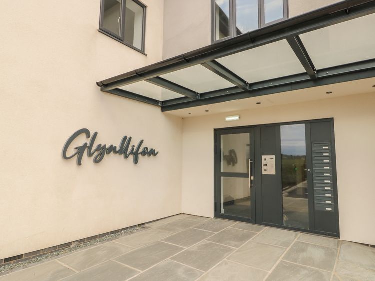 Glynllifon 1, listing photograph 2