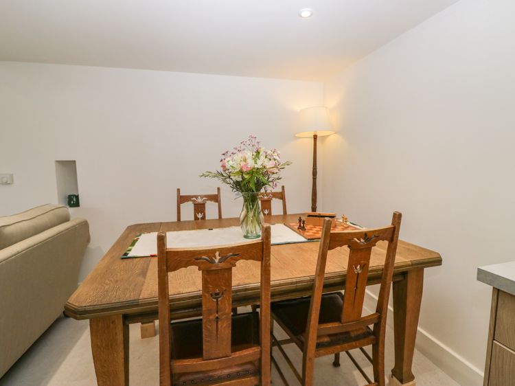 The Roost, listing photograph 11