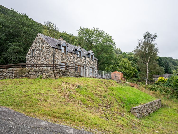 Carreg Wen, listing photograph 2