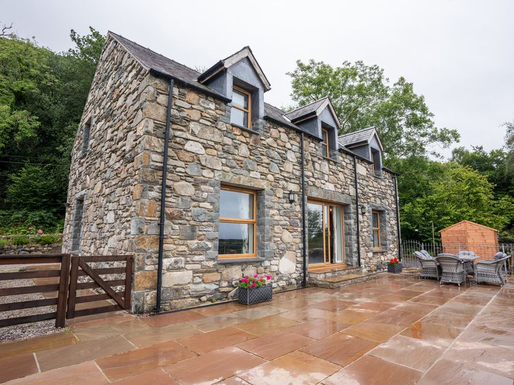 Carreg Wen, listing photograph 3