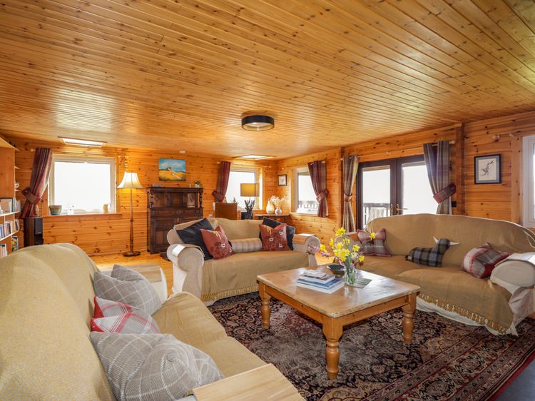 The Lodge, listing photograph 11