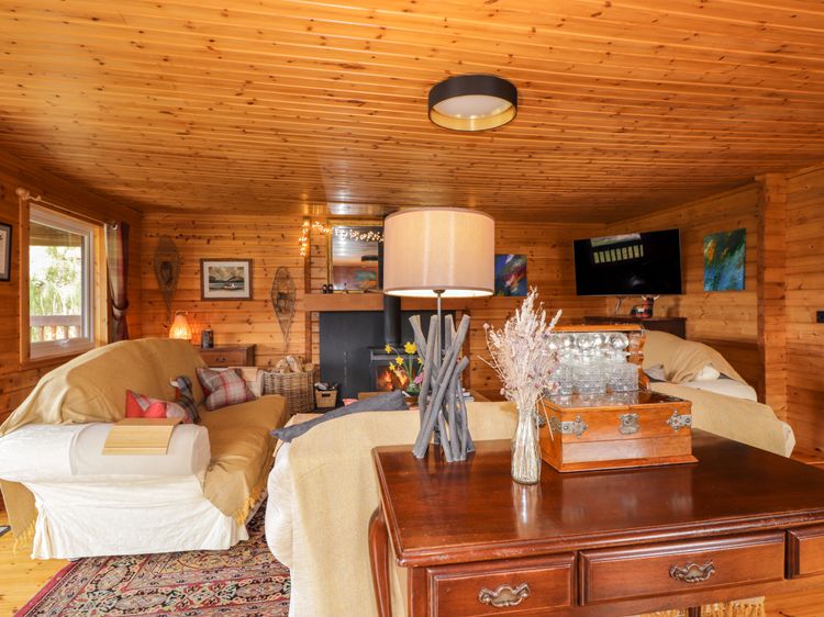 The Lodge, listing photograph 12
