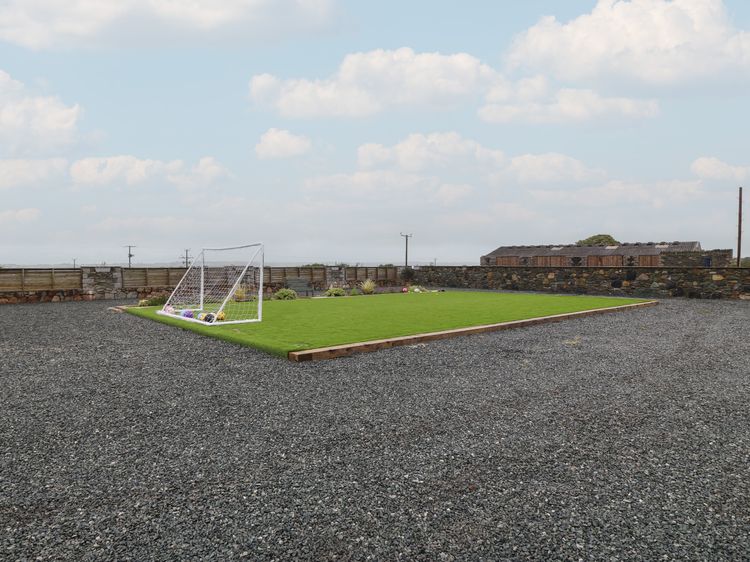 Caeau Gwynion Farm, listing photograph 3