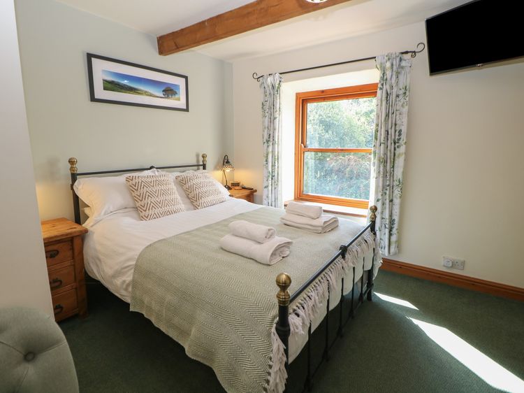 Brook Cottage, listing photograph 12