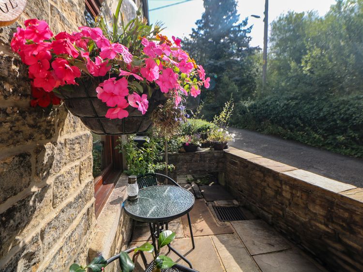 Brook Cottage, listing photograph 3