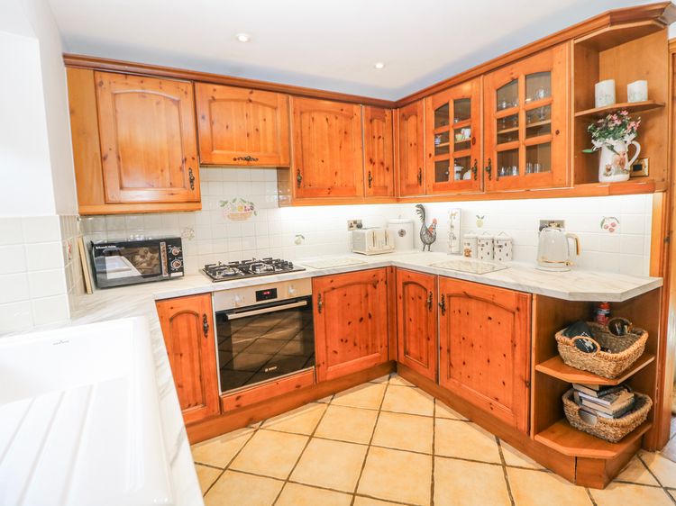 Brook Cottage, listing photograph 9