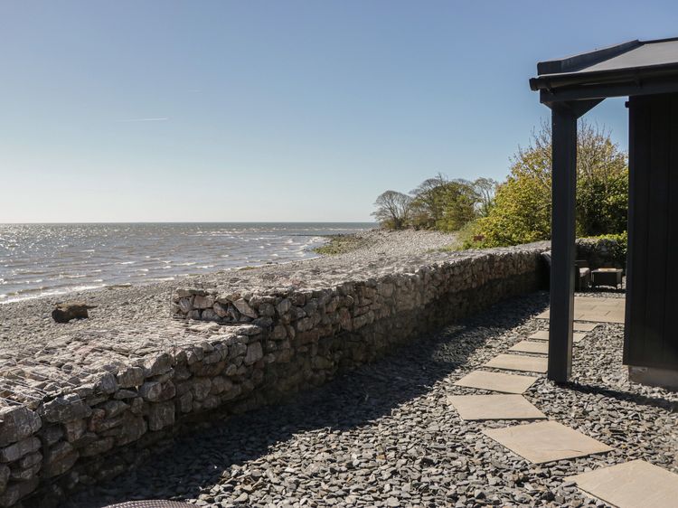 Driftwood Cottage, listing photograph 2