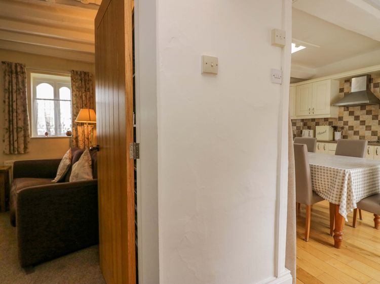Hollens Cottage, listing photograph 12