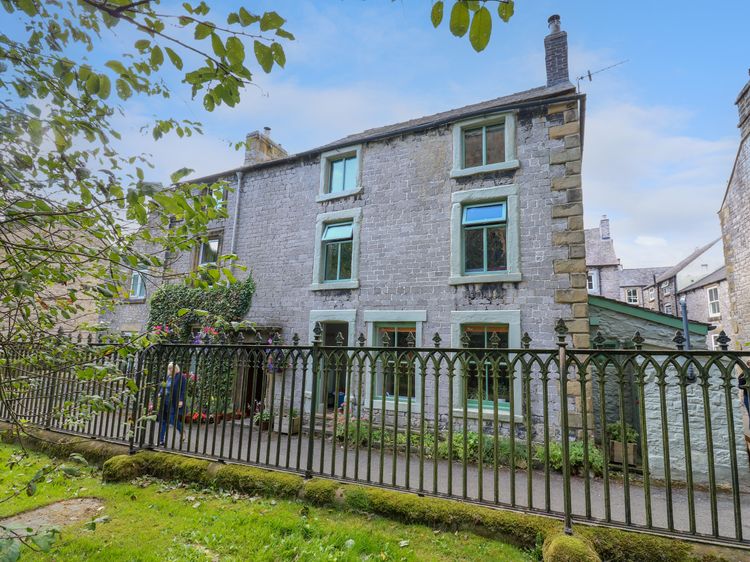 Top House, listing photograph 2