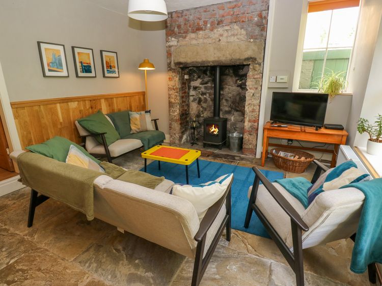 Top House, listing photograph 3