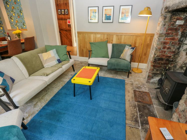 Top House, listing photograph 4