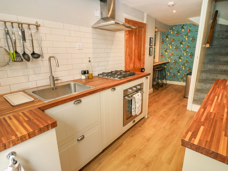Top House, listing photograph 7