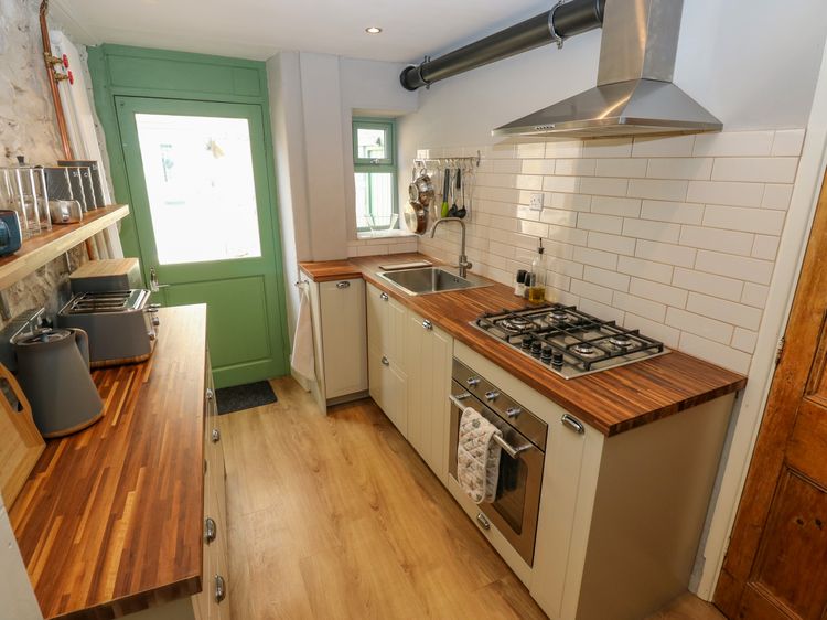 Top House, listing photograph 9