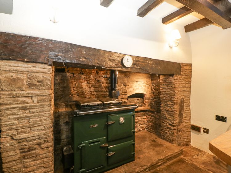 White Haywood Farmhouse, listing photograph 12