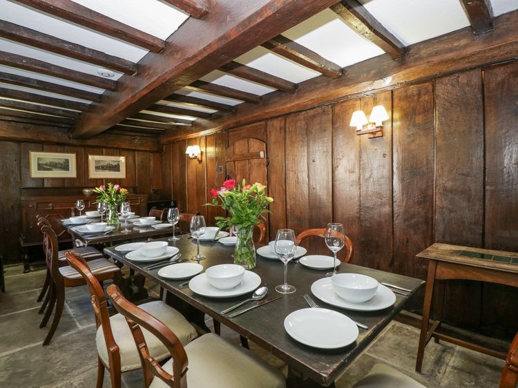 White Haywood Farmhouse, listing photograph 9