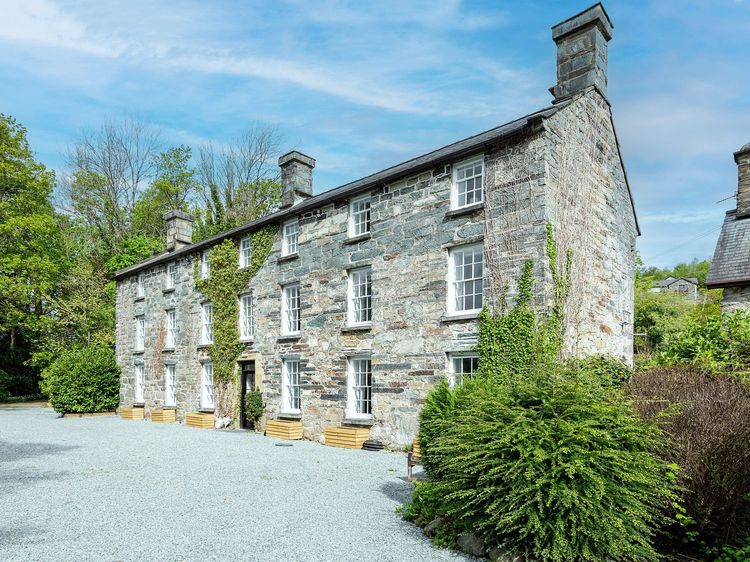 Snowdonia Manor, listing photograph 3