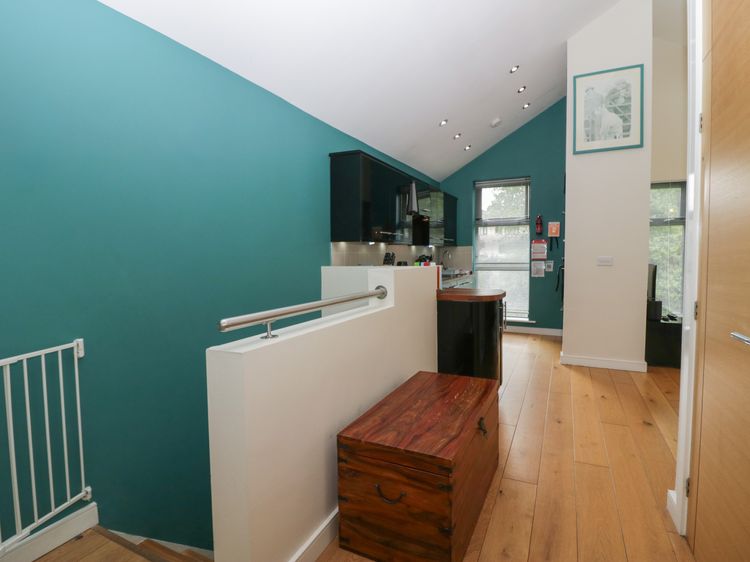 12 Blue Hill Park, listing photograph 11