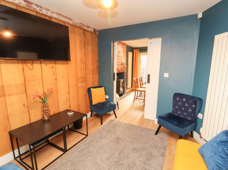 10 Keekle Terrace, listing photograph 7