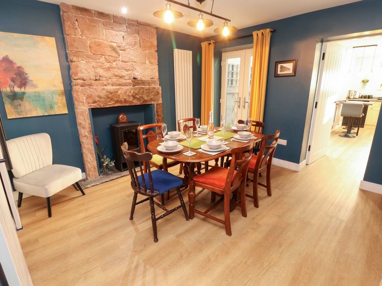 10 Keekle Terrace, listing photograph 2